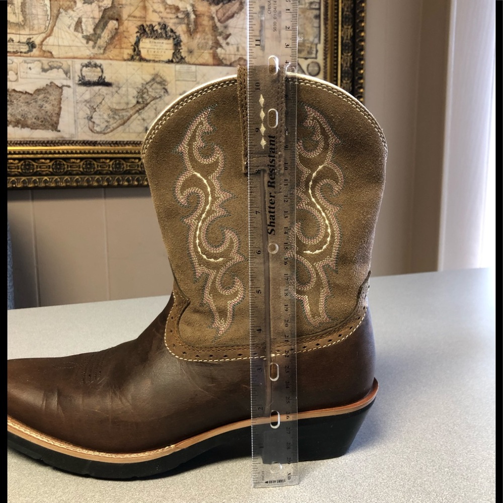 Women Ariat  brown cowboy boots size 9. - Picture 8 of 8